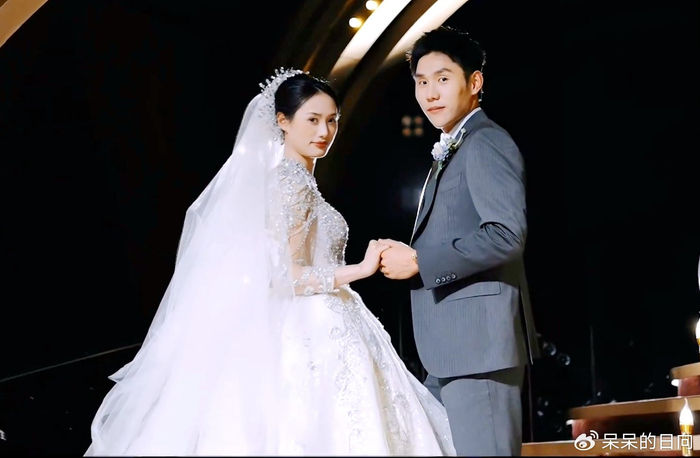 竞技宝LOL-中国又一世界冠军大婚，与娇妻甜蜜热吻，28岁喜迎事业爱情双丰收|罗帅|现代五项|曹忠荣|张晓楠|全运会_新浪体育_新浪新闻