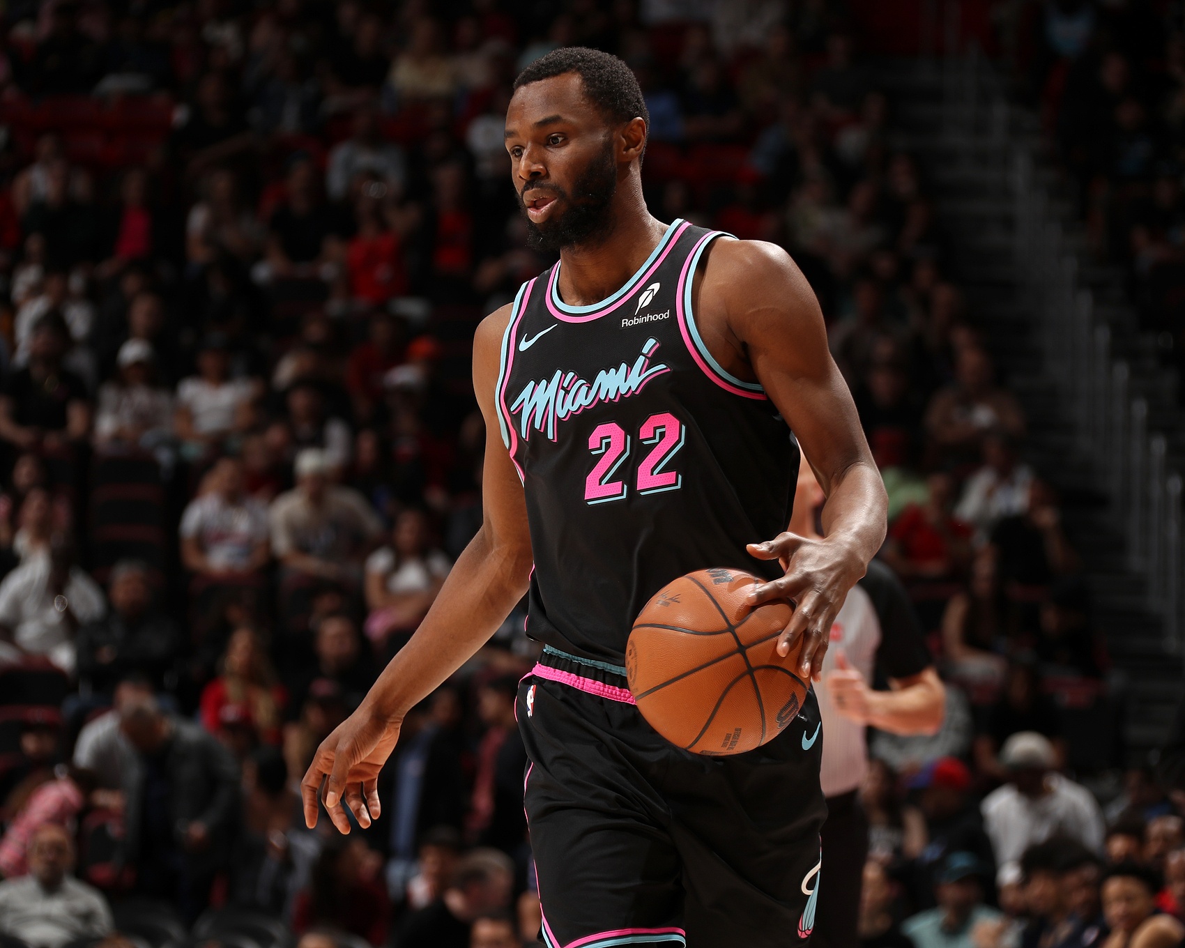 竞技宝赛事数据-填满数据栏！维金斯半场7投4中&amp;三分4中3 得到11分2板1助2断1帽