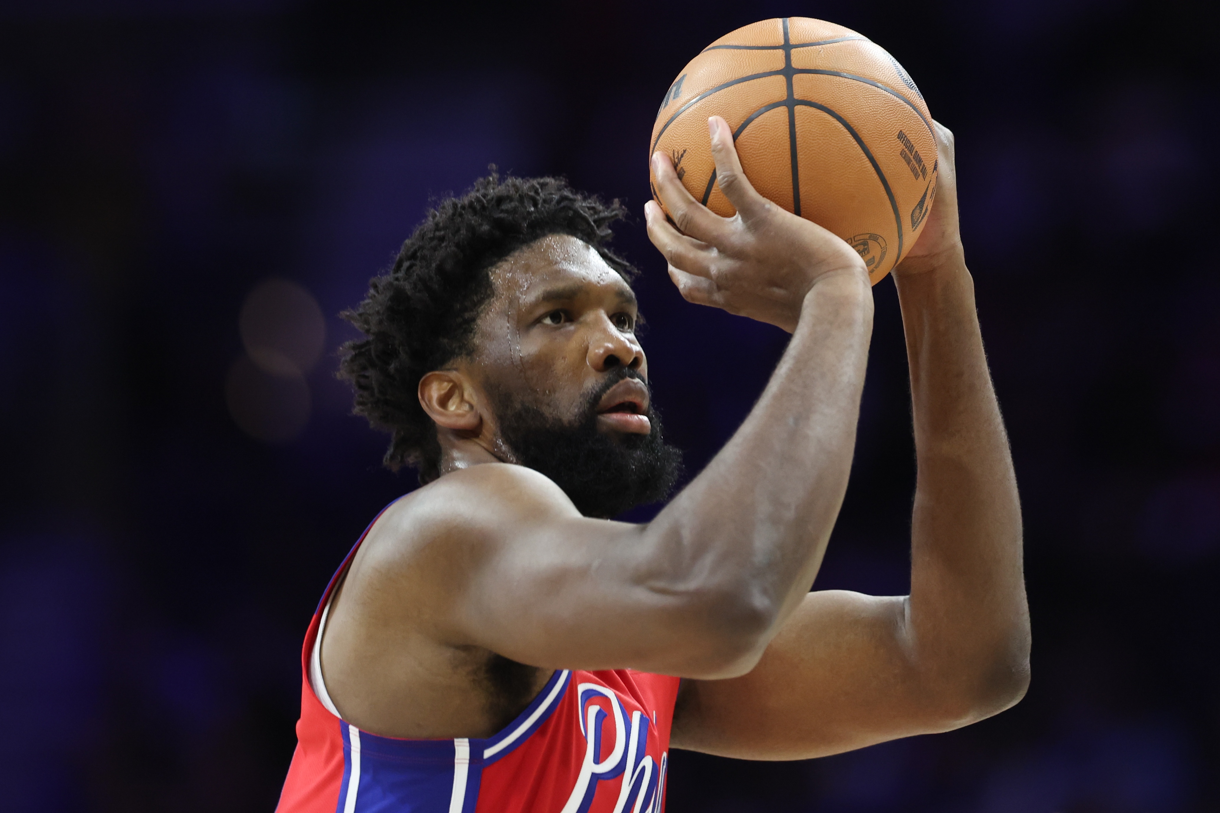 竞技宝官网-高效表现！恩比德17中10&amp;罚球10中9 得到30分9篮板4助攻